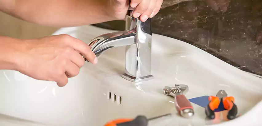 Bathtub Faucet Replacement in Mound Juliet